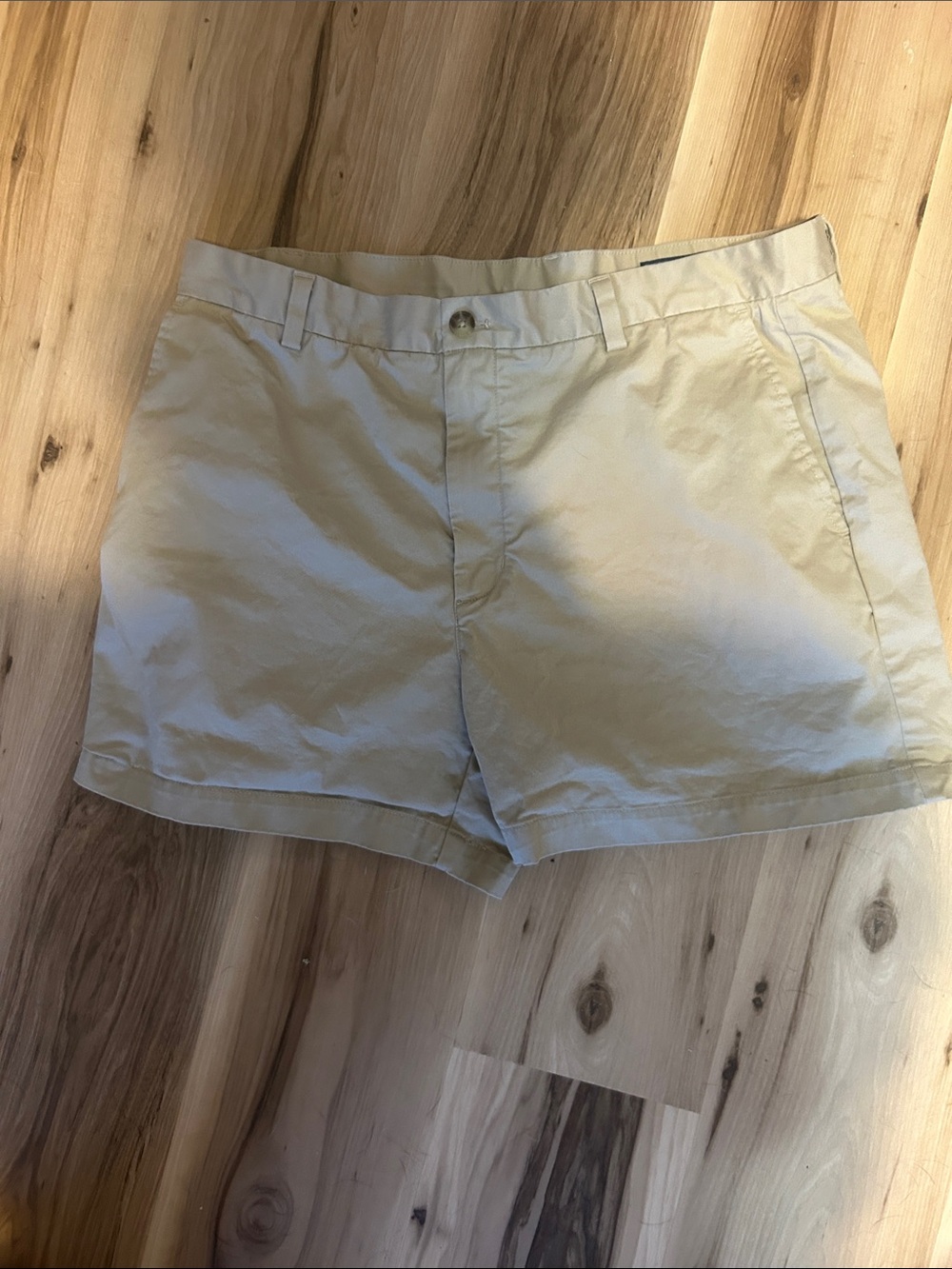 Vineyard Vines Men's Tan Chino Shorts